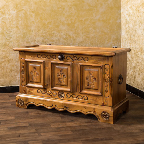 Voglauer Truhe mit Mehrzweckeinteilung | Anno 1600