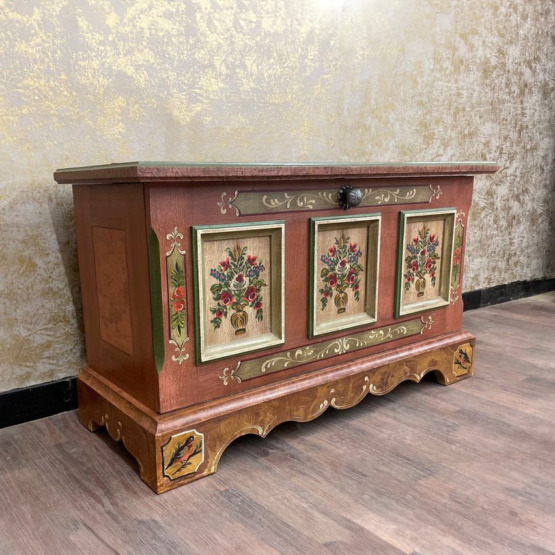 Voglauer Landhaus Truhe Altrosa | Anno 1800