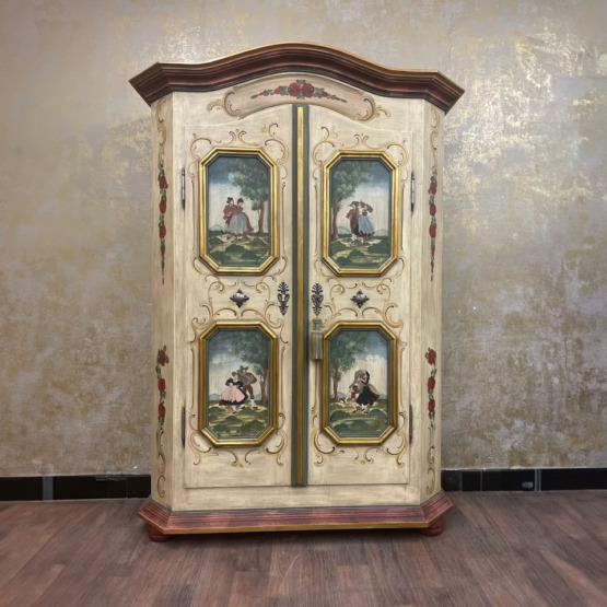 Gröbner Landhaus Bauernschrank Altweiß