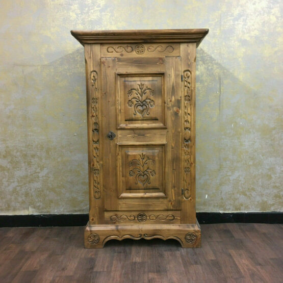 Voglauer Bauernschrank Braun | Anno 1600