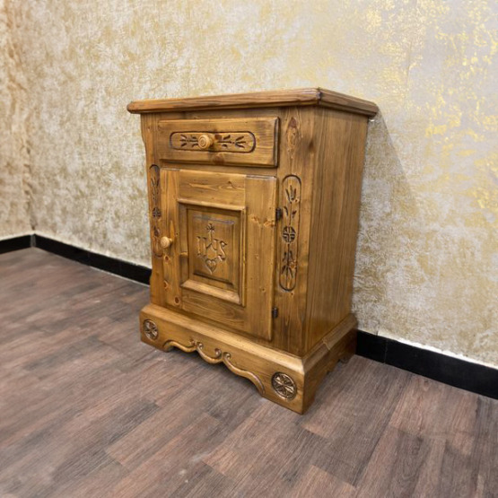 Voglauer Schränkchen Antik | Anno 1600