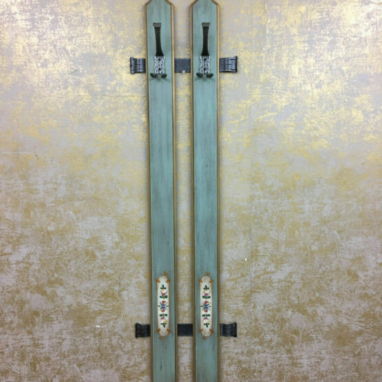 Anno 1700 Altblau 2-strebige Garderobe