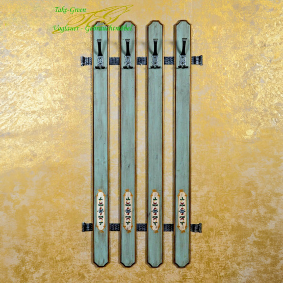 Voglauer Wandgarderobe Vierstrebig Altblau | Anno 1700