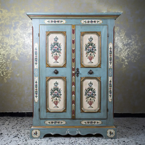 Voglauer Bauernschrank mit Mehrzweckeinteilung Altblau | Anno 1700