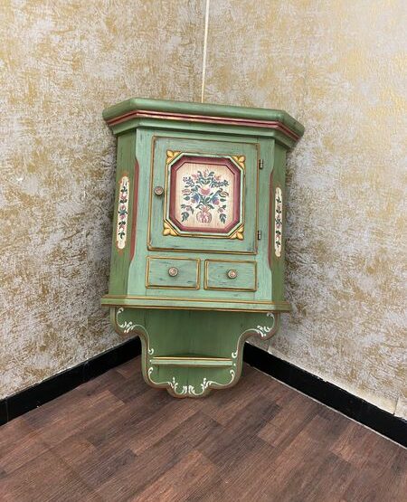 Anno 1700 Altgrün Eckhängeschrank