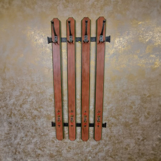 Voglauer Wandgarderobe Altrosa | Anno 1800