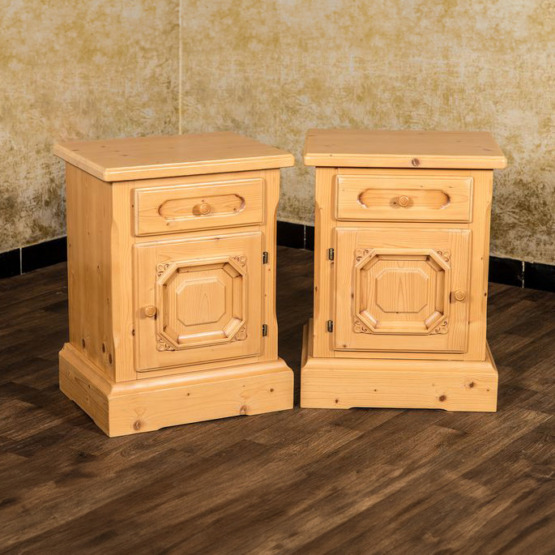 Voglauer Nachtschränkchen Goldton Antik | Anno 1800