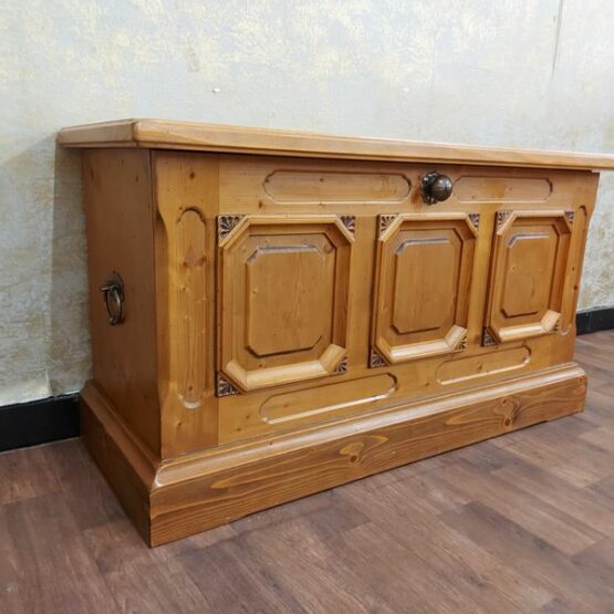 Voglauer Truhe Altholzton | Anno 1900