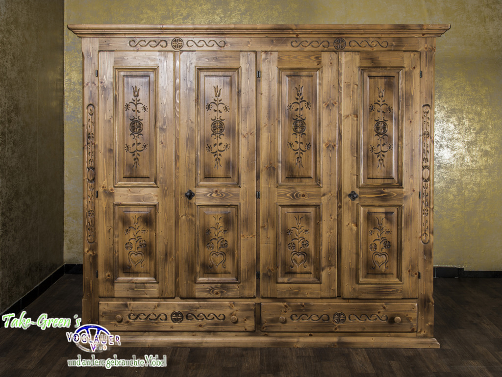 Voglauer Kleiderschrank viertürig Braun | Anno 1600
