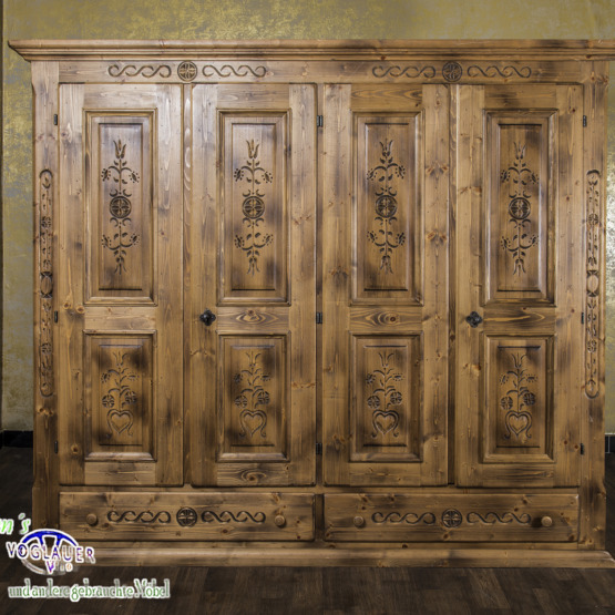 Voglauer Kleiderschrank viertürig Braun | Anno 1600