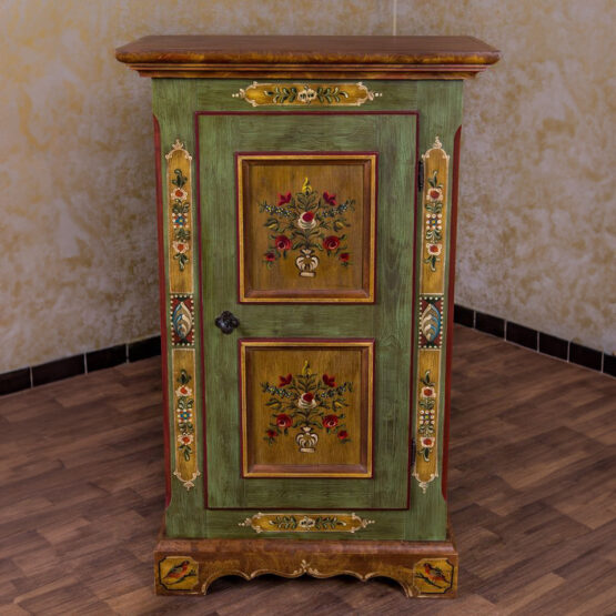 Voglauer Bauernschrank Eintürig Altgrün | Anno 1800