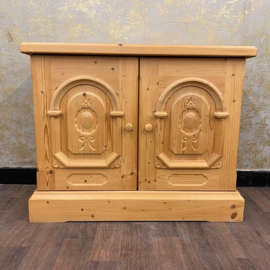 Anno 1800 Goldton Antik Schränkchen