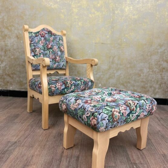 Voglauer Sessel mit Hocker Antik | Anno 1900