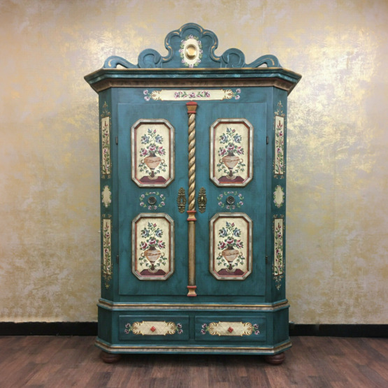 Lammertaler Bauernschrank Altblau | Stil Anno 1700