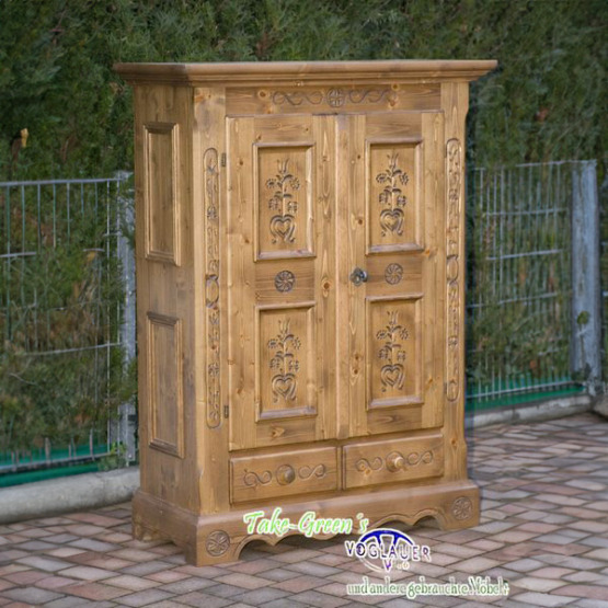 Voglauer Bauernschrank zweitürig | Anno 1600