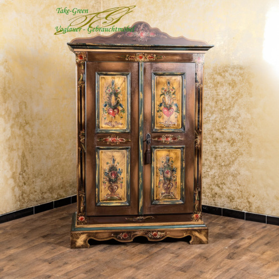 Voglauer Bauernschrank Antik | Anno 1600