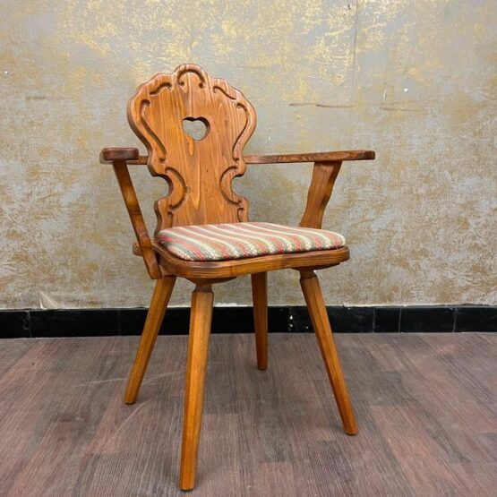 Besonderer Armlehnstuhl - Serie Anno 1600 - Voglauer - Esszimmer - Wohnzimmer